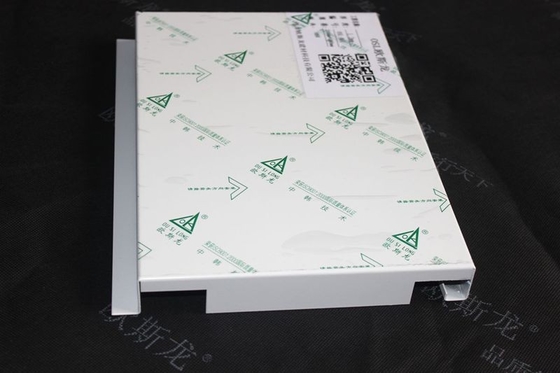 Kundengebundene Aluminium-G geformte Streifen-Deckenverkleidungs-Breite 200mm dekorativ