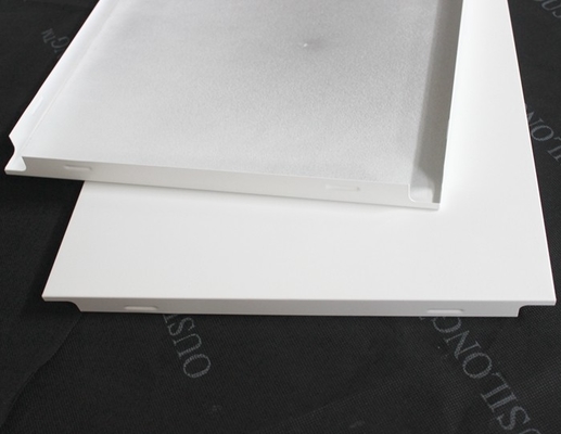 Verschobenes weißes Klipp in der Decken-falschen Decke deckt 300x600mm für Krankenhaus-Decken-Dekoration mit Ziegeln