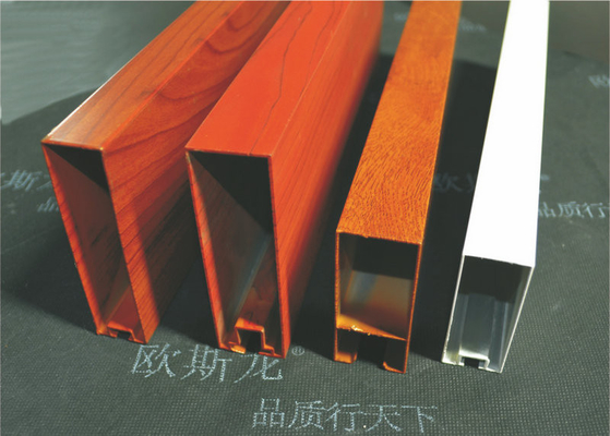 Verschobene Vierkantrohr-lineare Metalldecke für Dekoration, feuerfeste Aluminiumstreifen-Decke