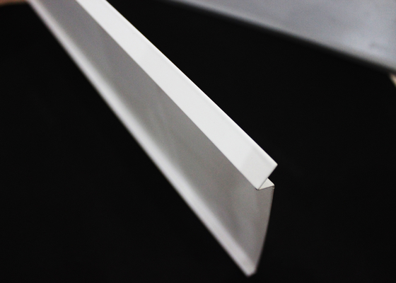 Suspendierungs-formte Aluminiumleitblech-Decke J Einsteckblatt-Decke 0.7mm