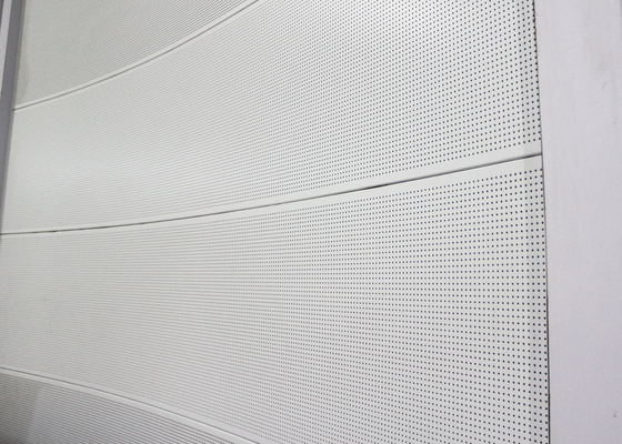 Gebogene Aluminiumwand/durchlöcherte Metalldeckenverkleidungen für errichtende Wand