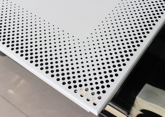 Aluminiumclip in der Deckenverkleidung deckt 0.7mm runde Loch-Perforierung ISO9001 mit Ziegeln