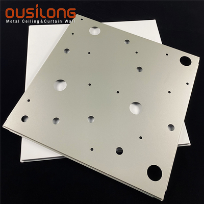 Kundenspezifisches perforiertes Metall Aluminium-600×600 verschob Lage in den akustischen Decken-Fliesen mit T Profil