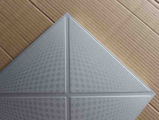Feuchtigkeitsfeste künstlerische Decke deckt Aluminium für Küche oder Waschraum mit Ziegeln