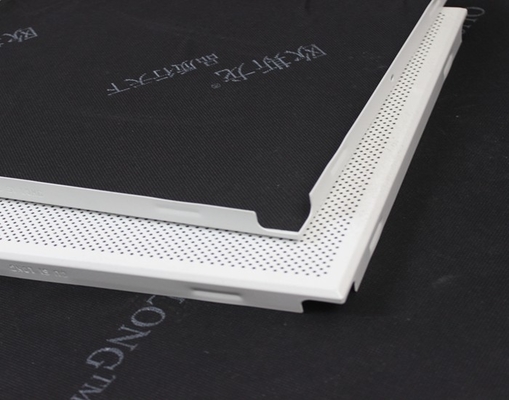 Perforiertes oder einfaches weißes Aluminium/GI Klipp in den Decken-Fliesen mit abgeschrägtem Rand