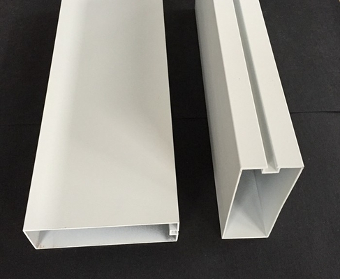 Feuchtigkeitsfeste Handelsdecken-Fliesen, weißer Aluminiumprofil-Ton verwirrt Decke