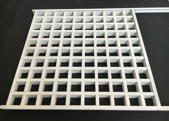 Quadratisches Gitter-Aluminiumgrill-verschobene Decke im Weiß