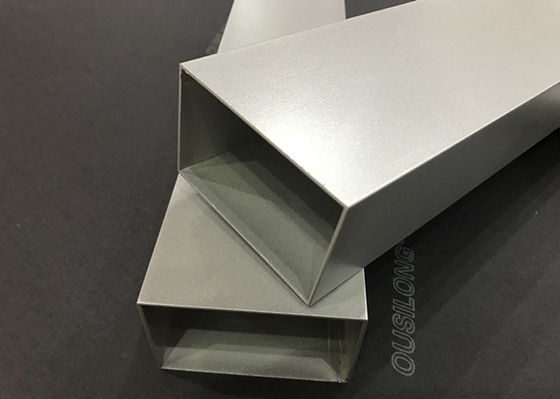 Dekorative quadratische Aluminiumleitblech-Decke kundengebundene Stärke